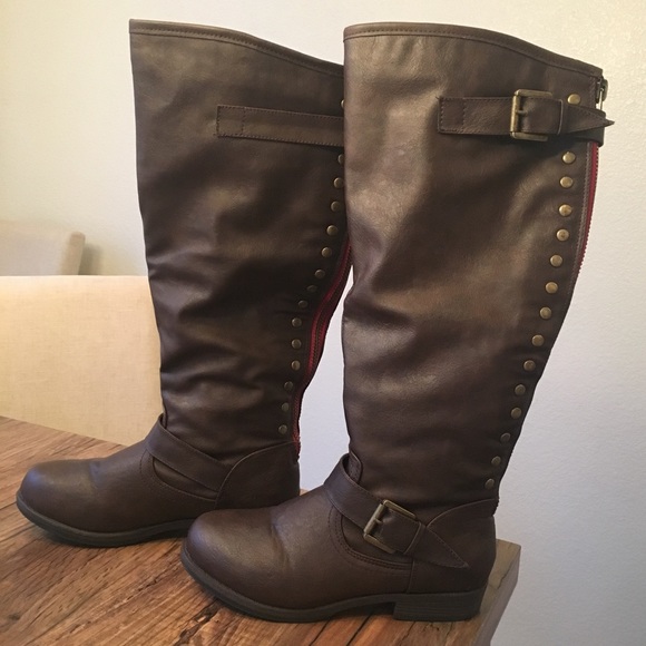 Journee Collection Shoes - ❗️Moving Sale❗️Cute brown boots!